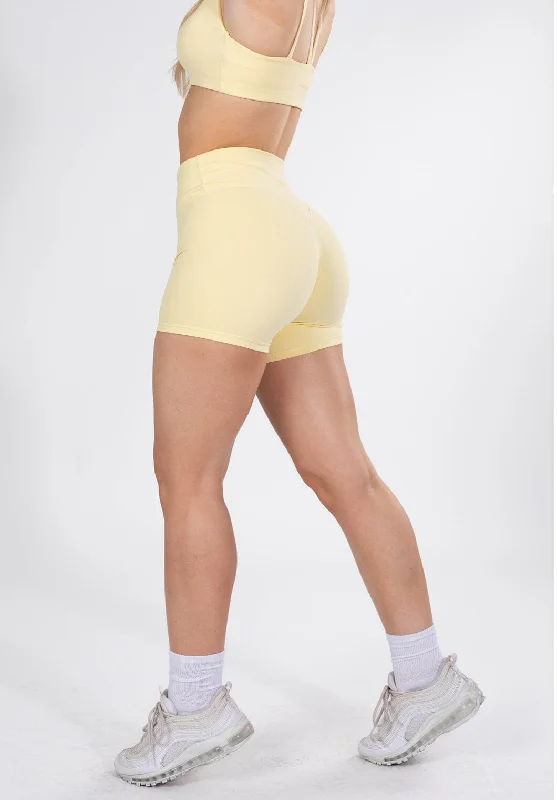 Relaxed Style Shorts-UltraLux Curve Contour Sculptseam™ Short Lemon Drop